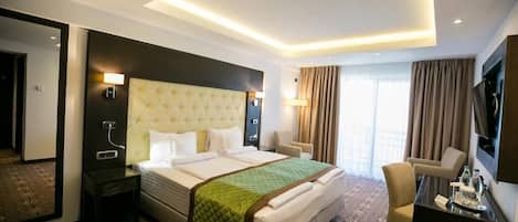 Chambre Supérieure Double ou avec lits jumeaux, balcon, vue montagne