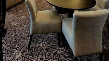 Kamar Double Deluks, pemandangan gunung, tepi gunung | Interior