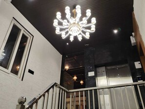 Interior - SHRI GAURANAG PALACE (Vrindavan)