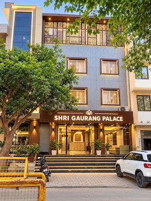 A multi-story hotel with a sign reading 'SHRI GAURANG PALACE.' - SHRI GAURANAG PALACE  (Vrindavan)