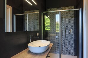 Shower, hair dryer, bidet, towels - De Paoli House Small (Stresa)