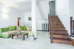 Comfort Apartment, Garden View | Living area - Villa Amora Hikkaduwa (Hikkaduwa)