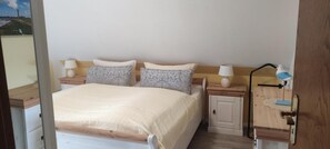 Room - Apartment 'Sonnenuntergang' with Balcony and Wi-Fi (Nordstrand)