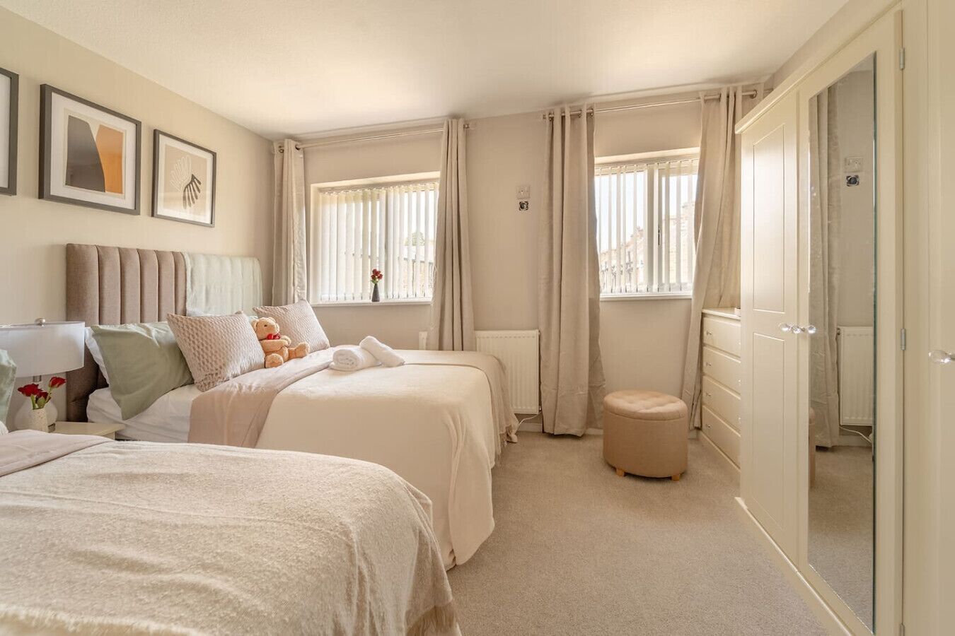 Desk, iron/ironing board, travel cot, WiFi