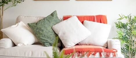 電視、壁爐、書籍