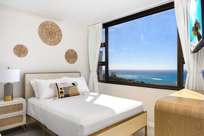 Tabla de planchar con plancha, wifi gratis y ropa de cama 