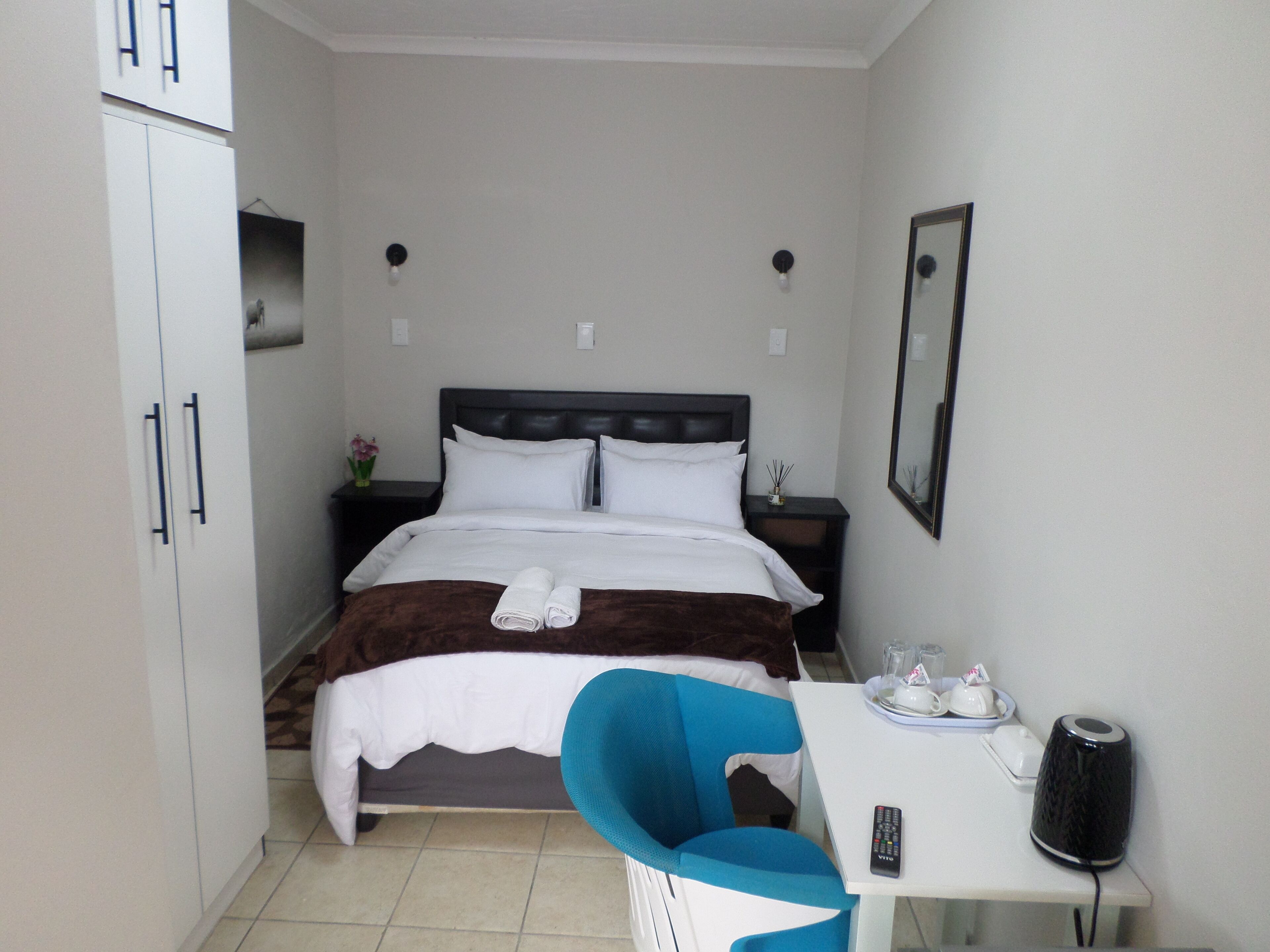 Basic Single Room | Desk, laptop workspace, iron/ironing board, free WiFi