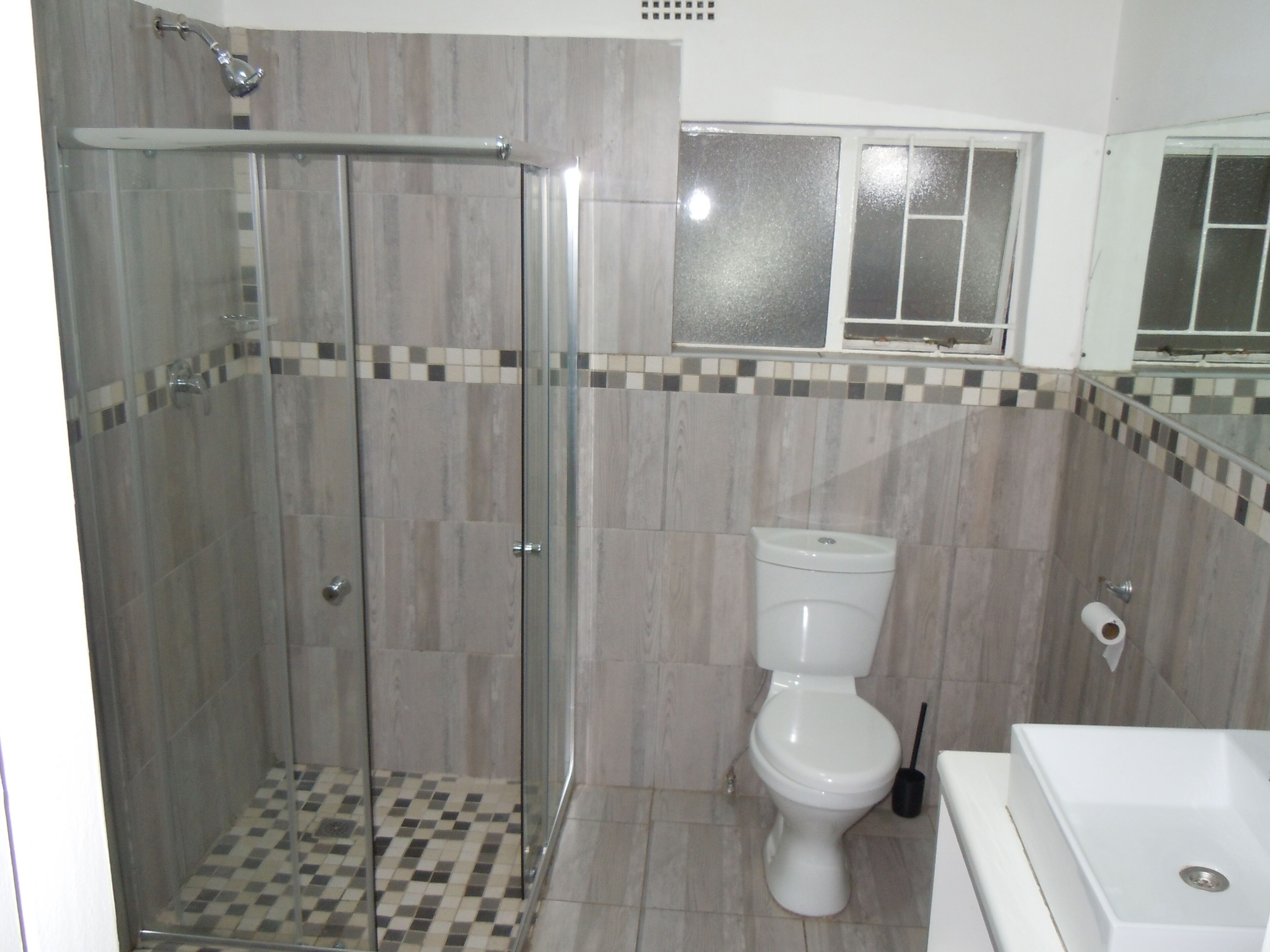Chambre Familiale Double ou avec lits jumeaux, vue jardin | Salle de bain