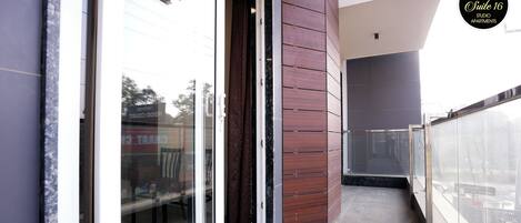 شقة فاخرة - بشرفة - منظر للحديقة | تفاصيل الفندق من الخارج