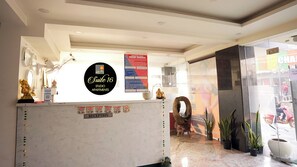 Luxury Apartment, Balcony, Garden View | Lobby - Suite 16 Studio Apartment (Gurugram)