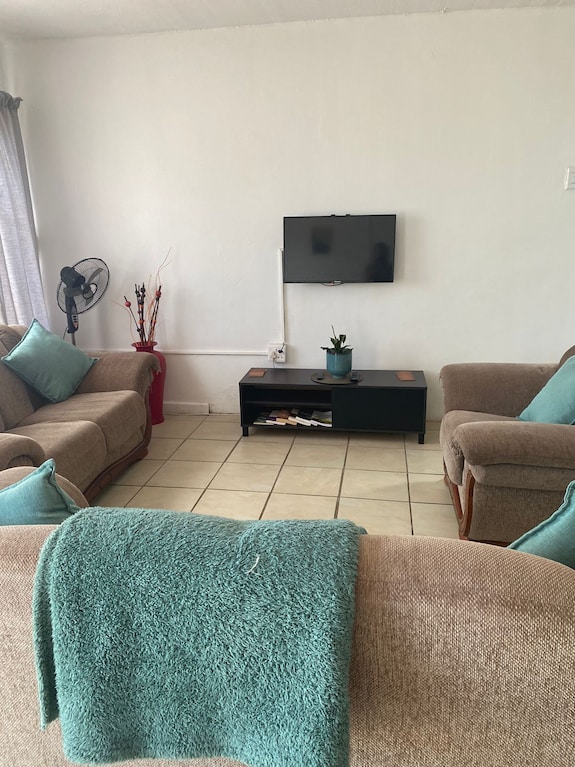 Superb 2-bedroom Apartment In Vibrant Gqeberha Perfect For Relaxing - Western Cape