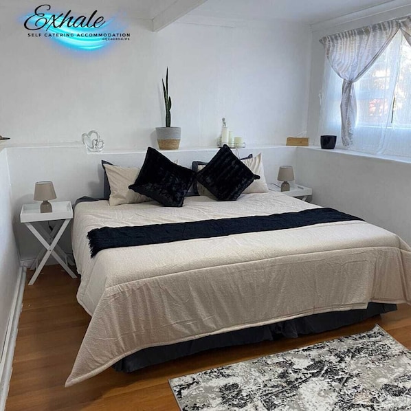 2 bedrooms, in-room safe, desk, iron/ironing board