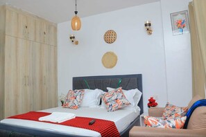 1 bedroom, iron/ironing board, WiFi - Charming studio in vibrant Nairobi perfect for your stay,12 minutes from CBD. (Nairobi)