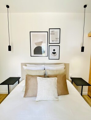 WiFi, bed sheets