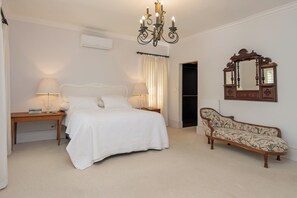 3 bedrooms, iron/ironing board, WiFi, bed sheets - Beautiful Double-Storey 3-bedroom home with Pool. Prime Hermanus location (Hermanus)