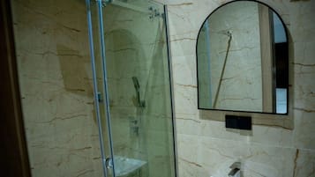 Economy Room, Balcony, City View | Bathroom