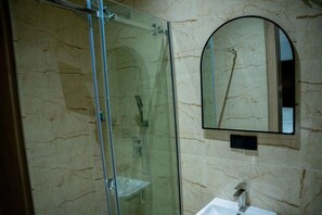 Economy Room, Balcony, City View | Bathroom | Free toiletries, towels, soap, shampoo - Maia Hotel And Suites (Benin City)