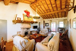 30-inch flat-screen TV with satellite channels - Villa Casale Enrica con Piscina Bio Lago (Roccastrada)