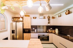 Exclusive Villa, Private Pool, Park View | Private kitchen - Villa Casale Enrica con Piscina Bio Lago (Roccastrada)