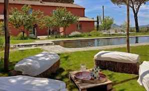Exterior detail - Villa Casale Enrica con Piscina Bio Lago (Roccastrada)