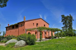 Front of property - Villa Casale Enrica con Piscina Bio Lago (Roccastrada)