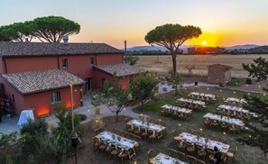 Outdoor wedding area - Villa Casale Enrica con Piscina Bio Lago (Roccastrada)
