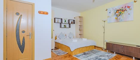 1 bedroom, iron/ironing board, WiFi, bed sheets