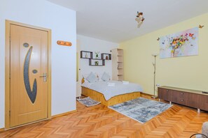 1 bedroom, iron/ironing board, WiFi, bed sheets - BUTTERFLY STUDIO (Brașov)
