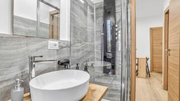 Apartment | Bathroom