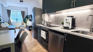 Kühlschrank, Ofen, Herdplatte, Geschirrspüler