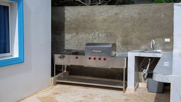 Apartment, 2 Schlafzimmer, Balkon, Poolblick | Terrasse/Patio