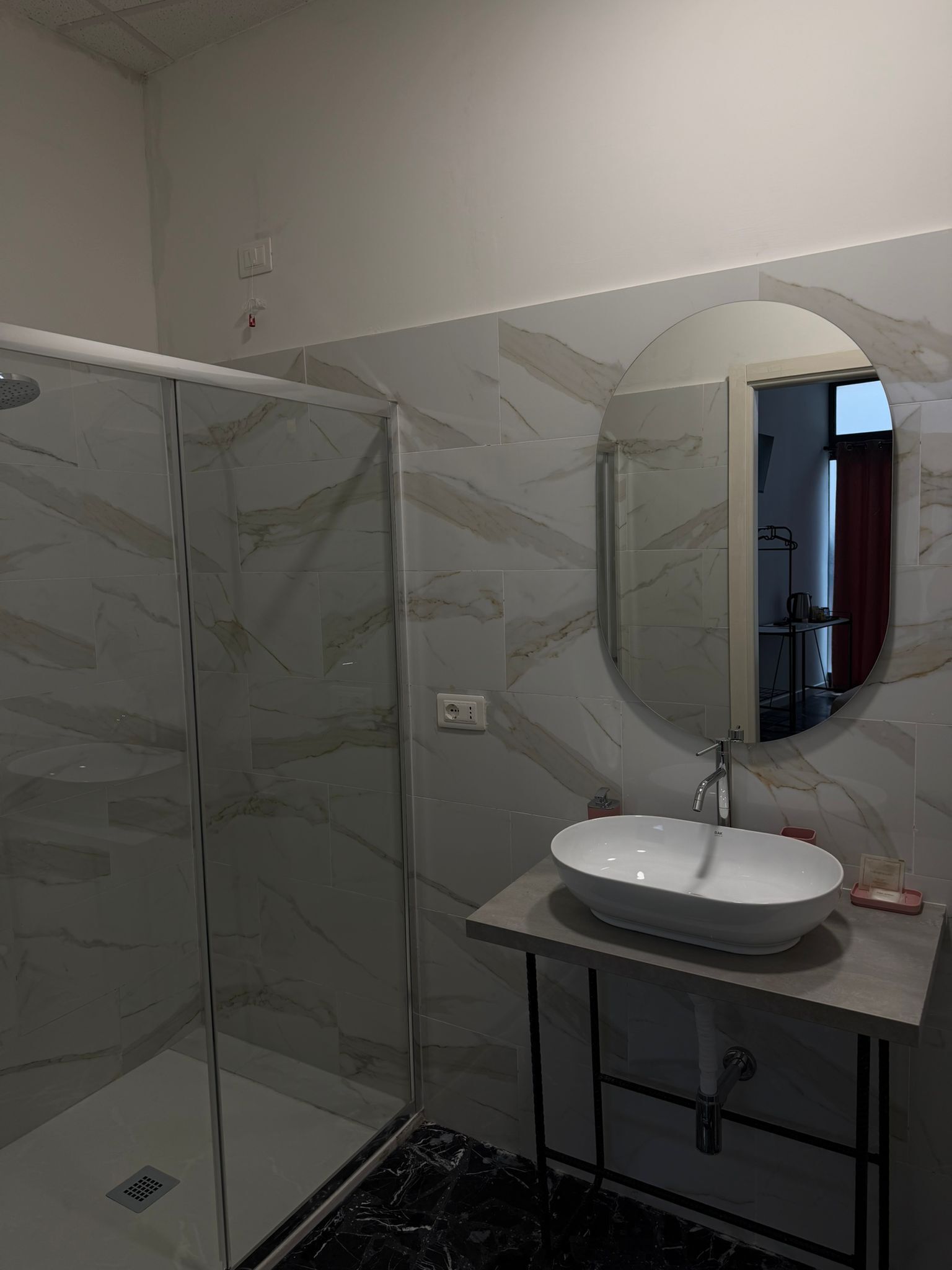 Comfort-Vierbettzimmer | Badezimmer