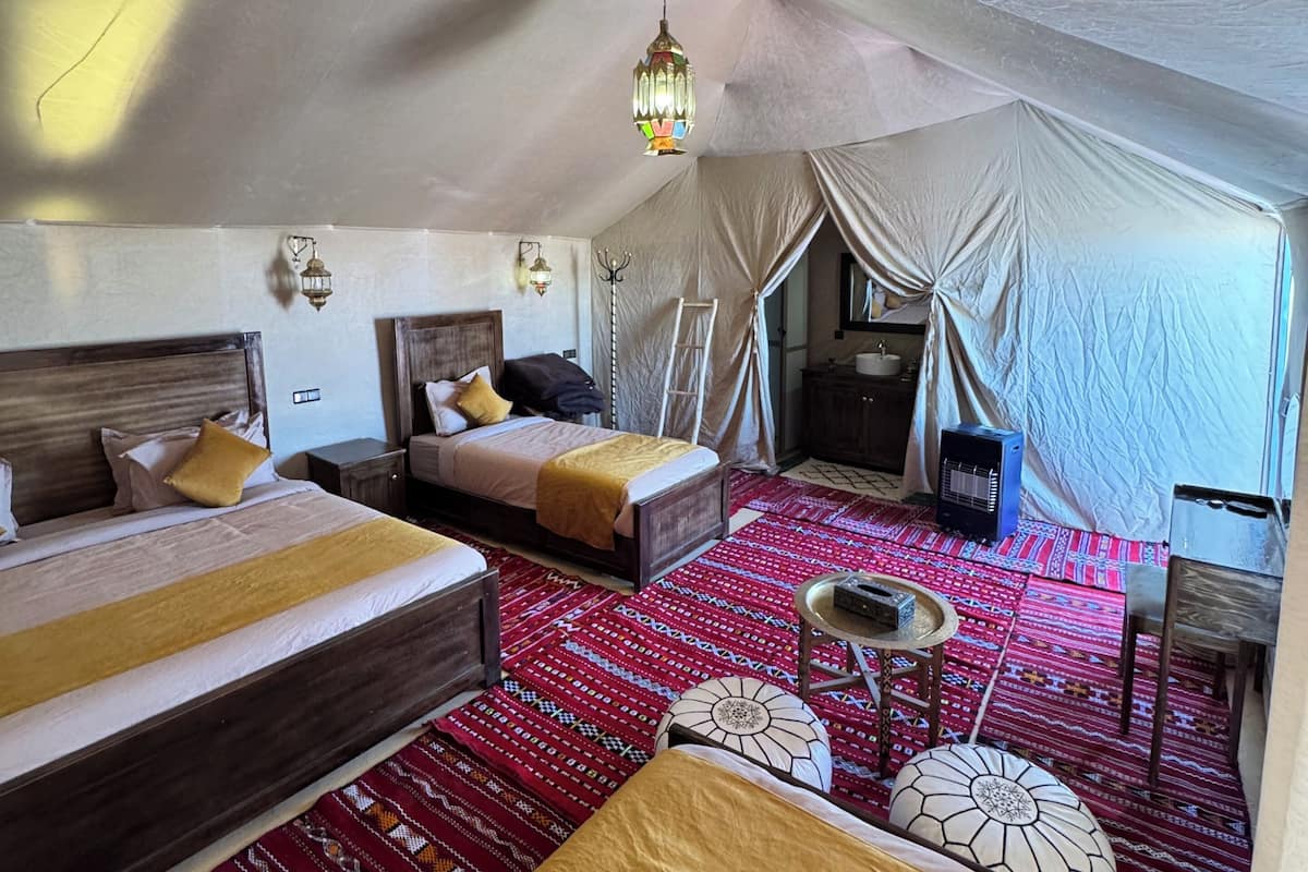 Tienda de campaña, vista al desierto | Insonorización y wifi gratis