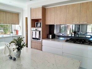 Casa, 5 quartos, acessível, varanda | Parte interna