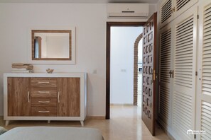1 bedroom, iron/ironing board, WiFi, bed sheets - Casa Benito in the Heart of Benalmádena and a few minutes from the Beach (Benalmádena)