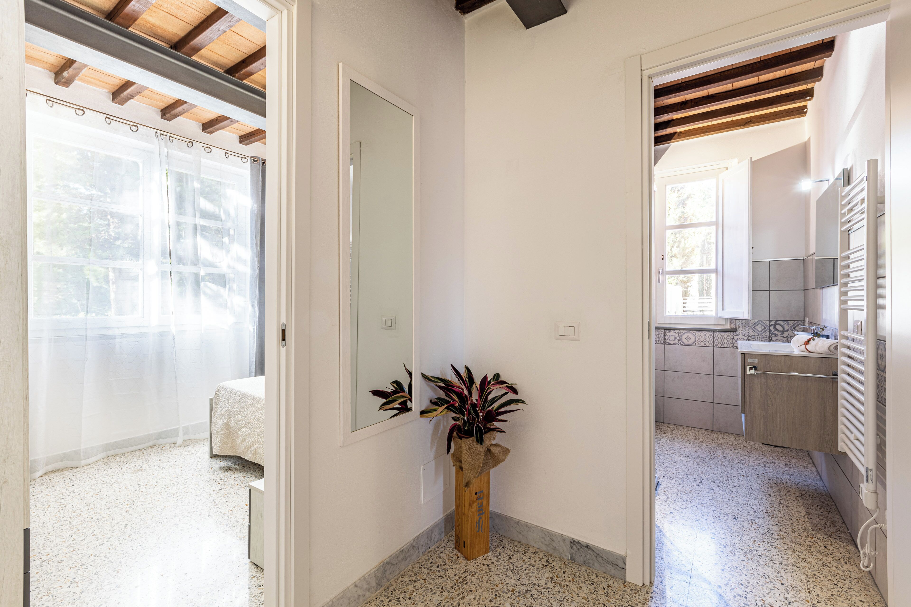 Ferros/tábuas de passar roupa, Wi-Fi, roupa de cama