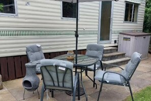 Outdoor dining - 1 Bed Caravan Sleeps 2 -dog Welcome -free Parking (Penzance)