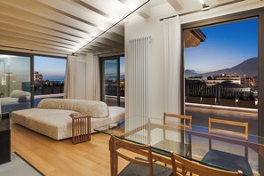 TV - Skyline Penthouse - Panoramic Views Over the Heart of Palermo (Palermo)