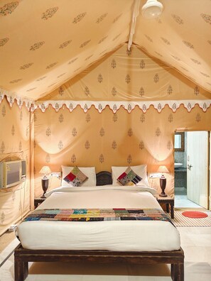 Super Deluxe Swiss Tent | Free WiFi - Lohagarh Desert Resort (Jaisalmer)
