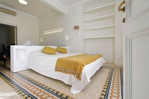 2 bedrooms, iron/ironing board, WiFi, bed sheets - ELEGANT APARTMENT IN THE HEART OF ROME-NAVONA AREA (Roma)