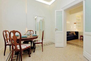 Dining - ELEGANT APARTMENT IN THE HEART OF ROME-NAVONA AREA (Roma)