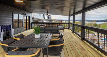 Prvt Indoor Pool! Game Room! Lake Views!