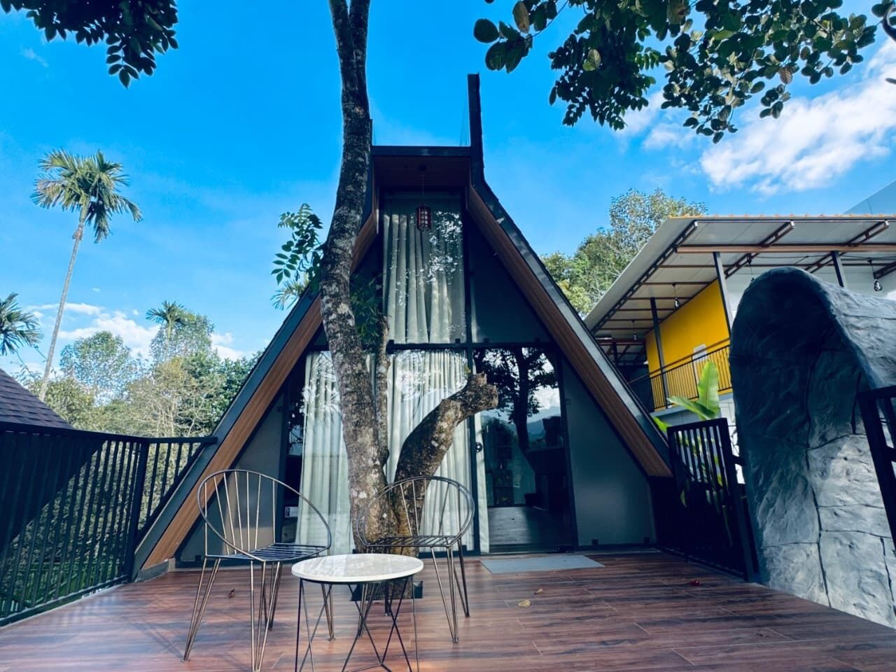 Deluxe Tree House | Free WiFi