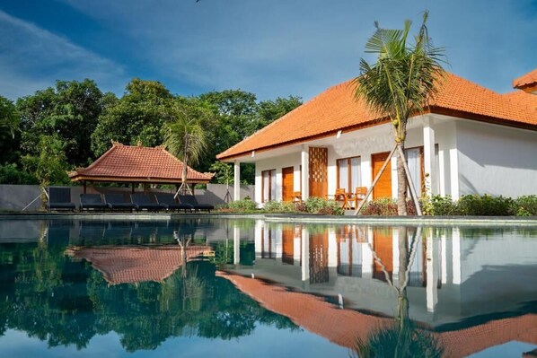 Outdoor pool - Kasturi Uluwatu (Pecatu, Kuta Selatan, Badung)
