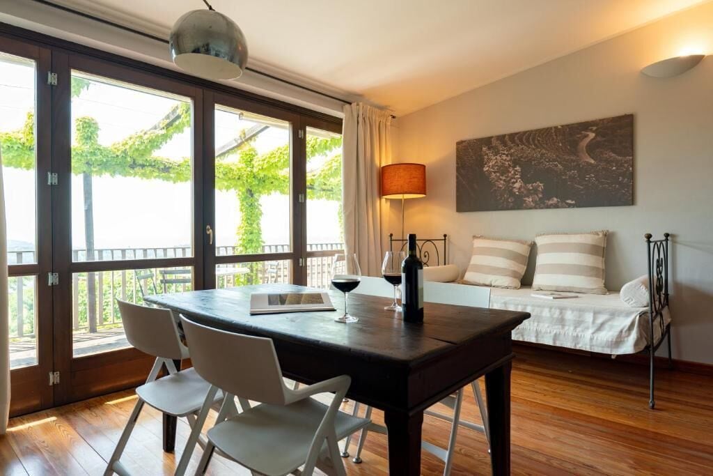 Comfort-Apartment, Blick auf den Weinberg | Wohnbereich
