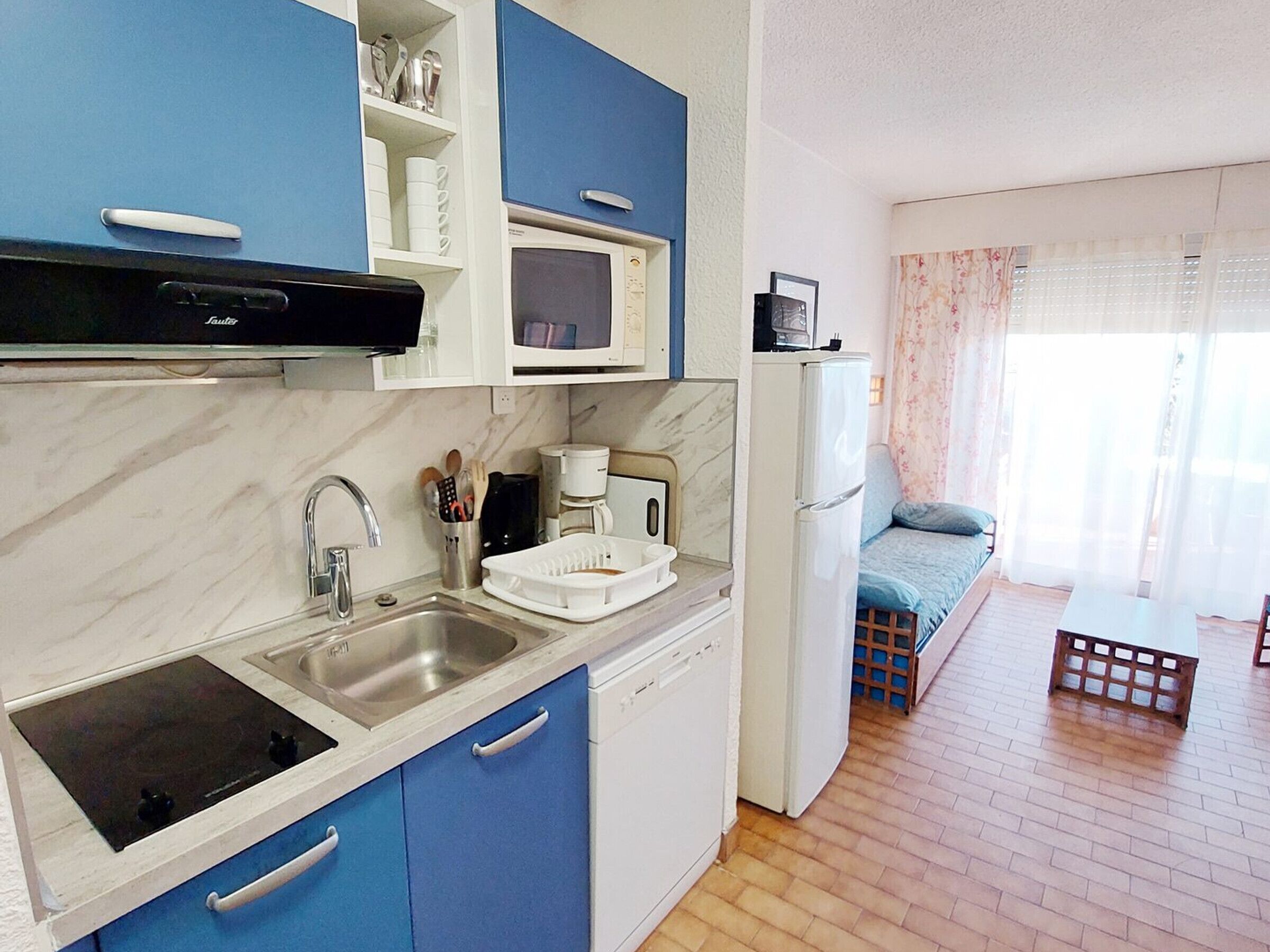 Fridge, microwave, dishwasher, coffee/tea maker