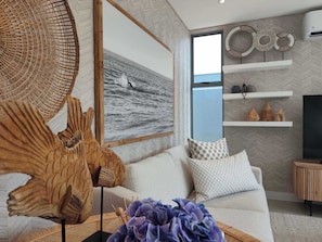 Télévision, cheminée