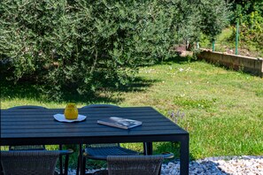 Outdoor dining - Renata’s Pool House Medulin (2+2) (Medulin)