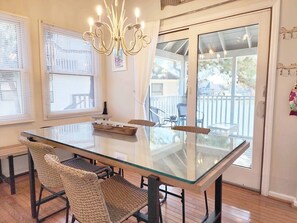 Dining - Oyster Catcher 132 - Lake Front, Pool, Gated community (Pawleys Island)