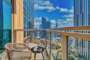 Apartament Deluxe, 1 llit de matrimoni gran i sofà llit, balcó, vistes a la ciutat | Balcó